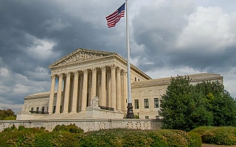 В США судят хакера, взломавшего системы Верховного Суда